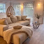 Moderne Lounge-ferienwohnung Mit Terrasse, Strandkorb, Parkplatz - 50 Meter Zum Sierksdorf