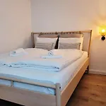 Moderne Lounge-ferienwohnung Mit Terrasse, Strandkorb, Parkplatz - 50 Meter Zum *