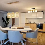 Moderne Lounge-ferienwohnung Mit Terrasse, Strandkorb, Parkplatz - 50 Meter Zum Apartmán