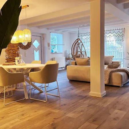 Moderne Lounge-ferienwohnung Mit Terrasse, Strandkorb, Parkplatz - 50 Meter Zum Apartmán *