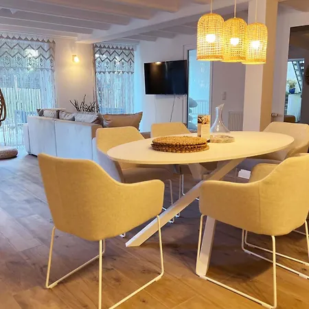Moderne Lounge-ferienwohnung Mit Terrasse, Strandkorb, Parkplatz - 50 Meter Zum