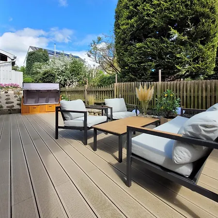 Moderne Lounge-ferienwohnung Mit Terrasse, Strandkorb, Parkplatz - 50 Meter Zum דירה