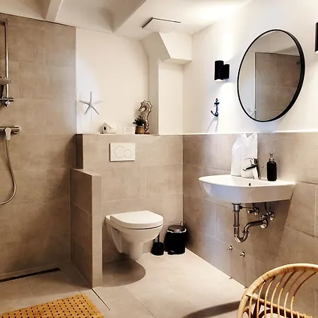 Moderne Lounge-ferienwohnung Mit Terrasse, Strandkorb, Parkplatz - 50 Meter Zum דירה זירקסדורף