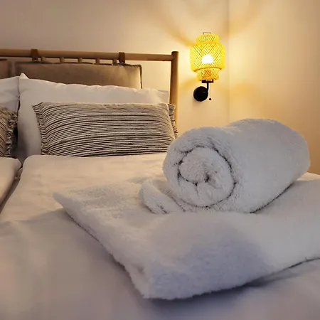 Moderne Lounge-ferienwohnung Mit Terrasse, Strandkorb, Parkplatz - 50 Meter Zum