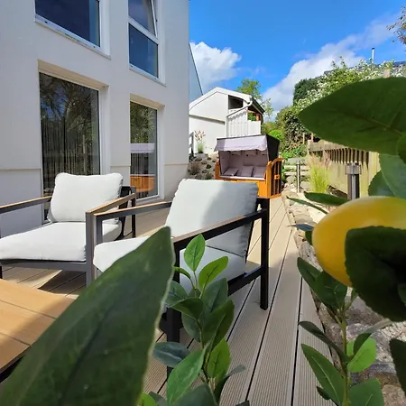 Moderne Lounge-ferienwohnung Mit Terrasse, Strandkorb, Parkplatz - 50 Meter Zum * Sierksdorf