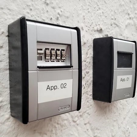 Moderne Lounge-ferienwohnung Mit Terrasse, Strandkorb, Parkplatz - 50 Meter Zum דירה