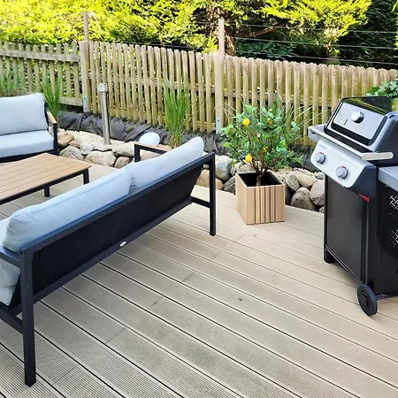 Moderne Lounge-ferienwohnung Mit Terrasse, Strandkorb, Parkplatz - 50 Meter Zum *