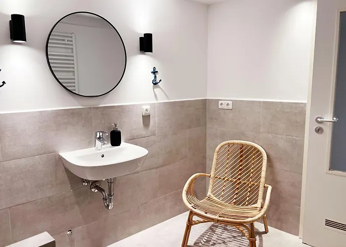 Moderne Lounge-ferienwohnung Mit Terrasse, Strandkorb, Parkplatz - 50 Meter Zum Sierksdorf