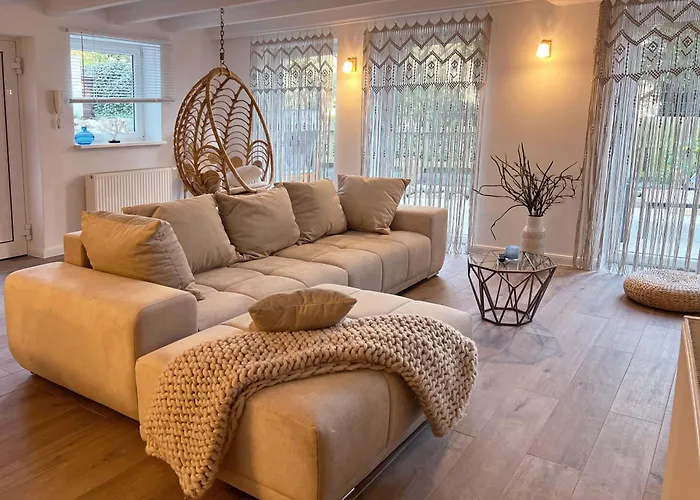 Moderne Lounge-ferienwohnung Mit Terrasse, Strandkorb, Parkplatz - 50 Meter Zum Sierksdorf